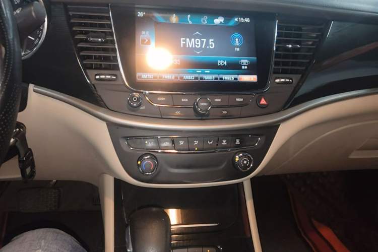 Used Buick Verano 2017 Sedan 15S Automatic Leading Model Audio And AC Panel