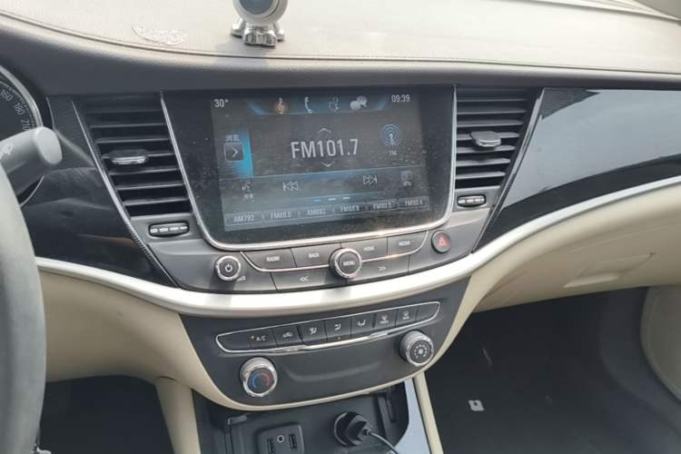 Used Buick Verano 2017 Sedan 15S Automatic Leading Model Audio And AC Panel