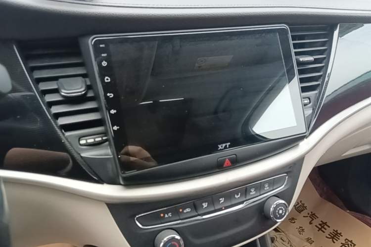 Used Buick Verano 2017 Sedan 15S Manual Entry-Level Model Audio And AC Panel