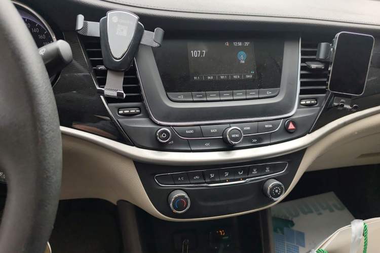 Used Buick Verano 2017 Sedan 15S Manual Entry-Level Model Audio And AC Panel