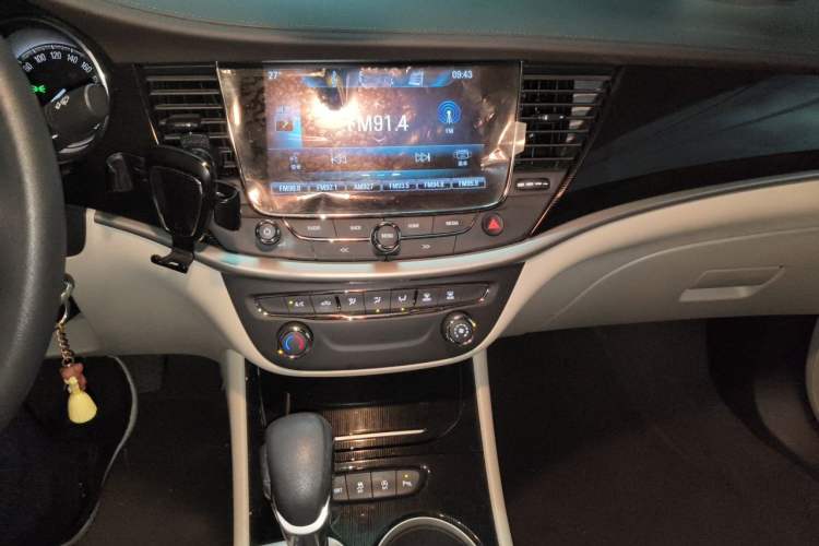 Used Buick Verano 2017 Sedan 15S Automatic Leading Model Audio And AC Panel