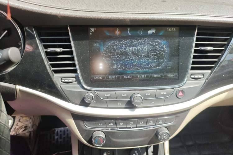 Used Buick Verano 2017 Sedan 15S Automatic Leading Model Audio And AC Panel