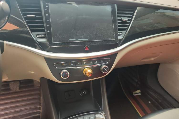 Used Buick Verano 2017 Sedan 15S Manual Entry-Level Model Audio And AC Panel