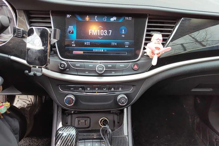 Used Buick Verano 2017 Sedan 20T Dual-Clutch Leading Model Audio And AC Panel