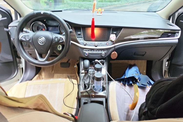Used Buick Verano 2017 Sedan 20T Dual-Clutch Leading Model Center Console