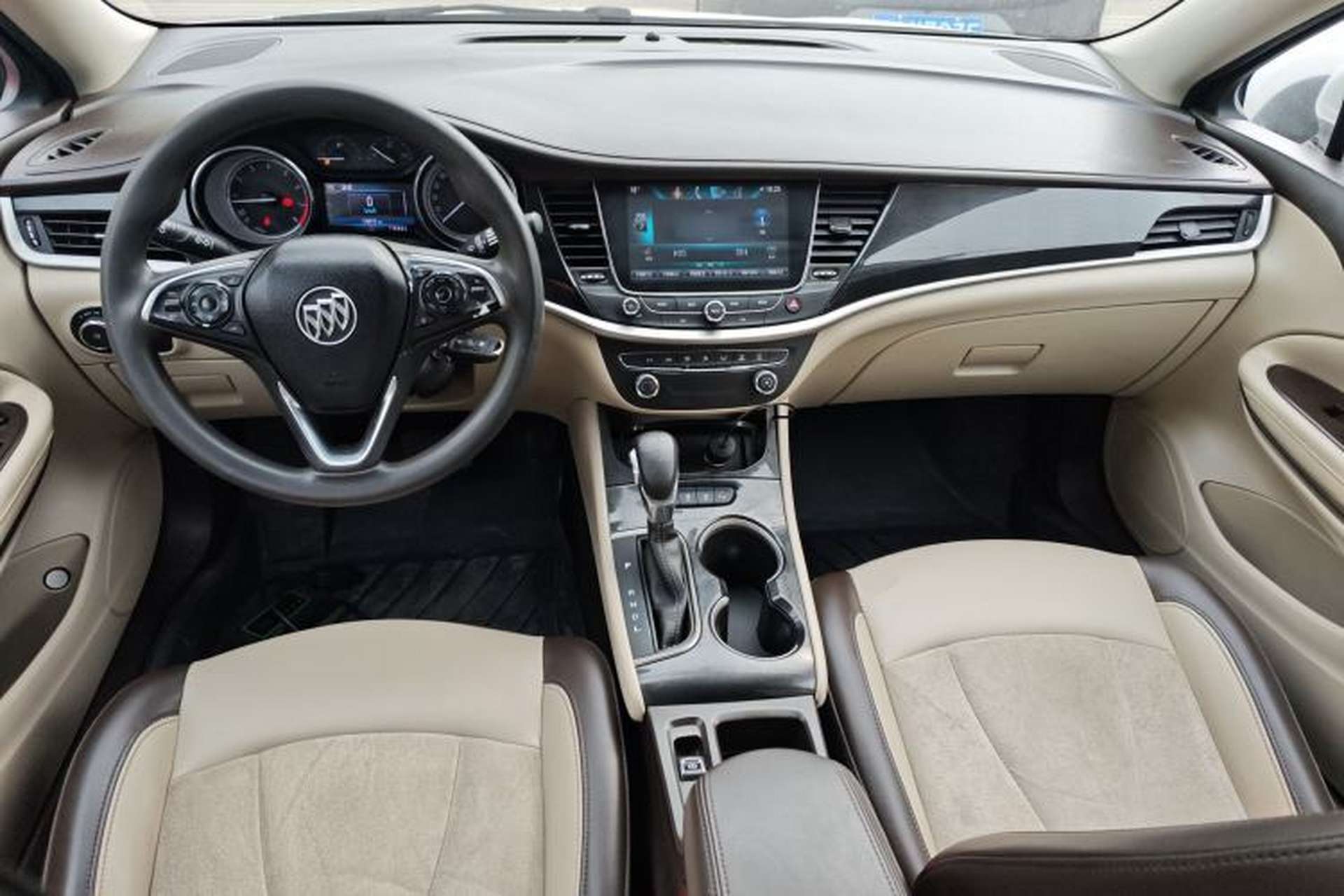 Used Buick Verano 2017 Sedan 15S Automatic Leading Model Center Console