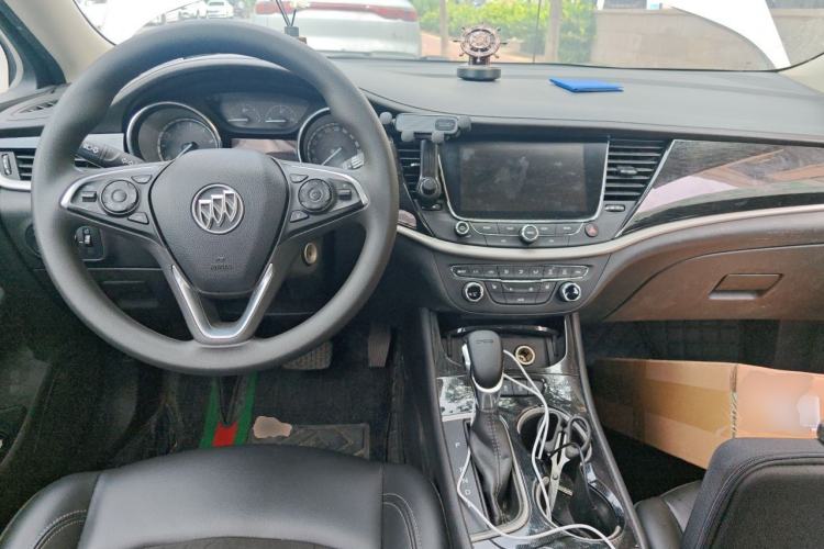 Used Buick Verano 2017 Sedan 20T Dual-Clutch Elite Model Center Console