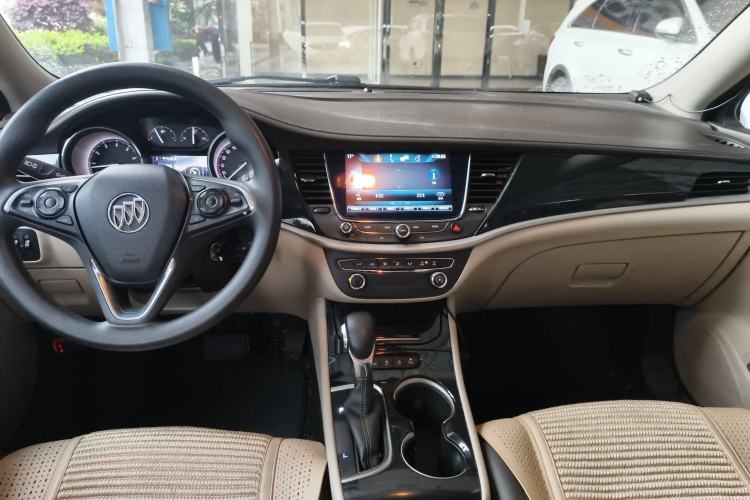 Used Buick Verano 2017 Sedan 15S Automatic Leading Model Center Console