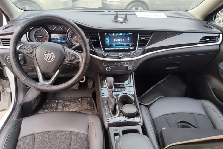 Used Buick Verano 2017 Sedan 20T Dual-Clutch Leading Model Center Console