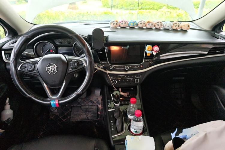 Used Buick Verano 2017 Sedan 20T Dual-Clutch Elite Model Center Console