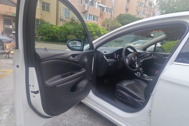 Used Buick Verano 2017 Sedan 20T Dual-Clutch Elite Model Driver Seat