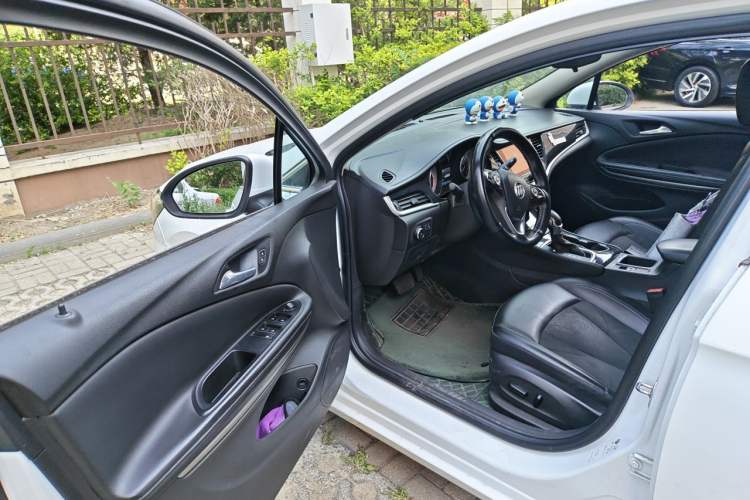 Used Buick Verano 2017 Sedan 20T Dual-Clutch Elite Model Driver Seat