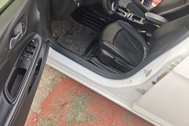 Used Buick Verano 2017 Sedan 20T Dual-Clutch Leading Model Driver Seat