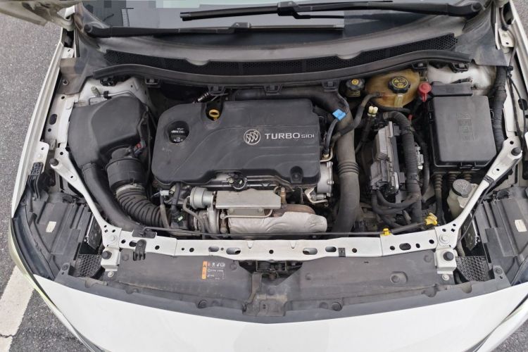 Used Buick Verano 2017 Sedan 20T Dual-Clutch Leading Model Engine Bay