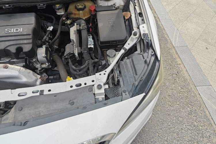 Used Buick Verano 2017 Sedan 15S Automatic Leading Model Engine Bay Left