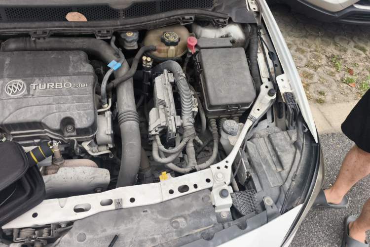 Used Buick Verano 2017 Sedan 20T Dual-Clutch Leading Model Engine Bay Left