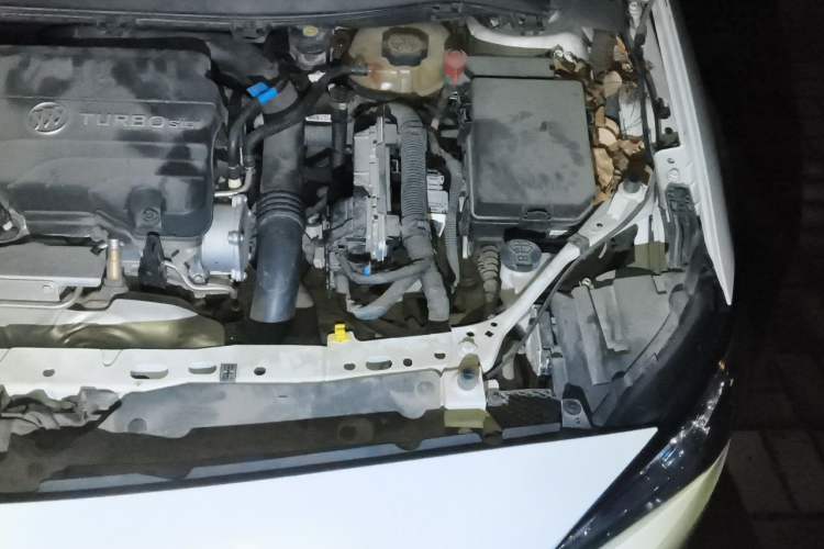 Used Buick Verano 2017 Sedan 20T Dual-Clutch Leading Model Engine Bay Left