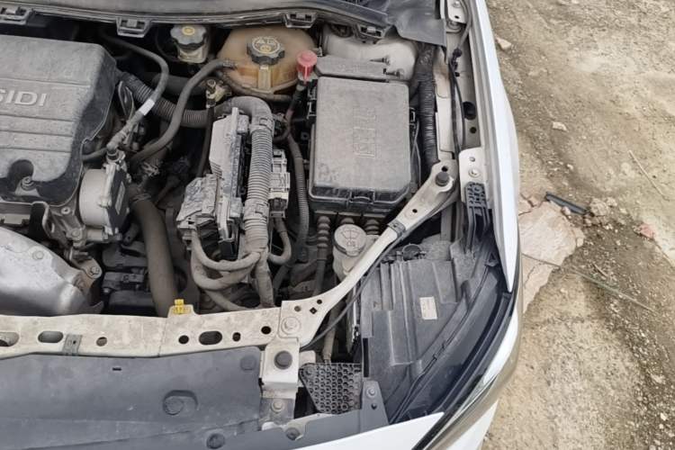Used Buick Verano 2017 Sedan 15S Automatic Leading Model Engine Bay Left