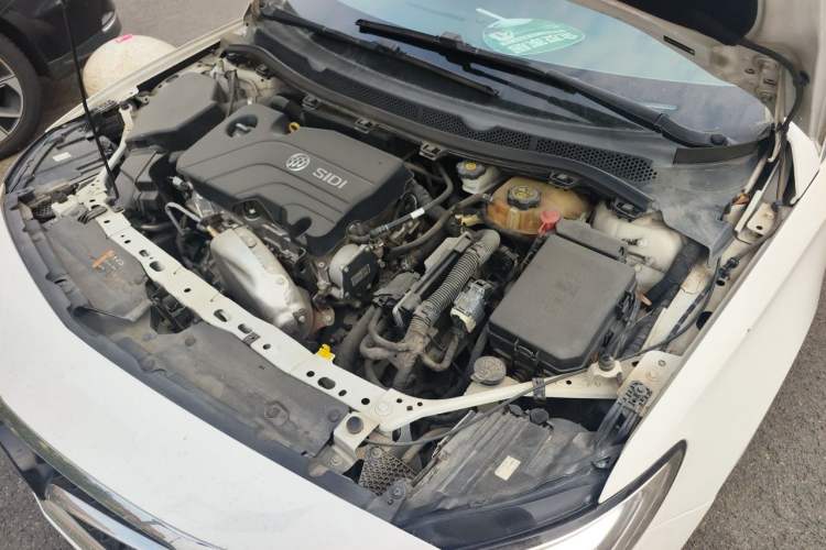 Used Buick Verano 2017 Sedan 15S Automatic Leading Model Engine Bay Left