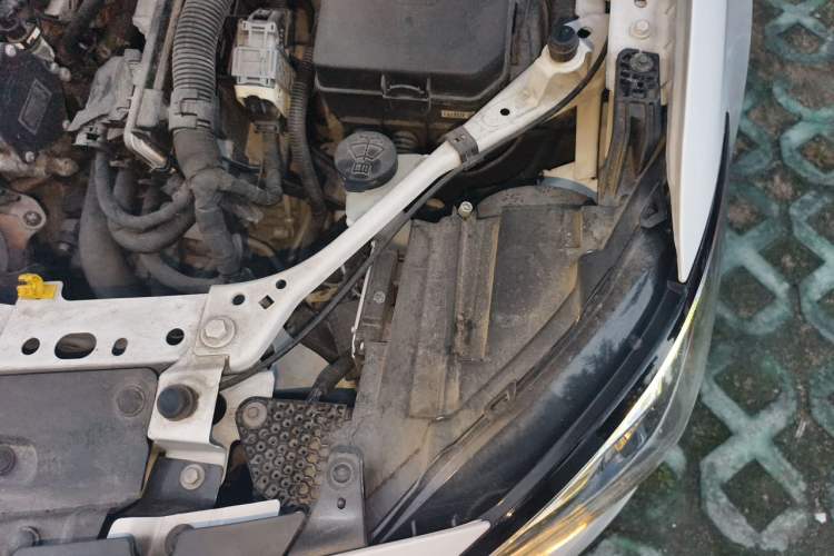 Used Buick Verano 2017 Sedan 15S Automatic Leading Model Engine Bay Left
