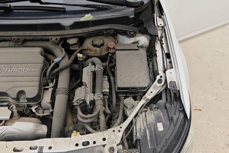 Used Buick Verano 2017 Sedan 20T Dual-Clutch Leading Model Engine Bay Left
