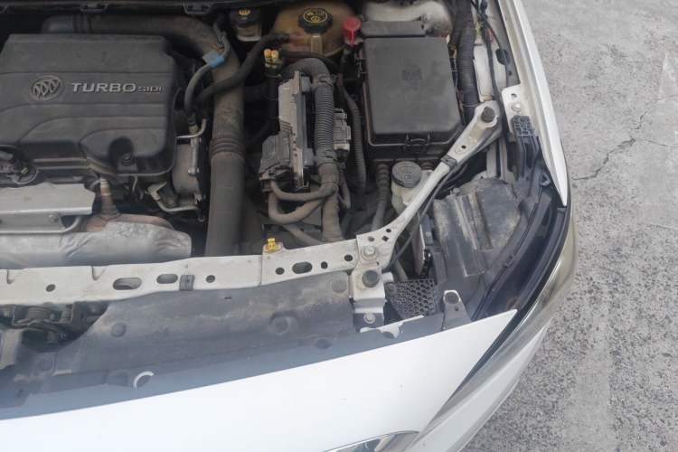 Used Buick Verano 2017 Sedan 20T Dual-Clutch Elite Model Engine Bay Left