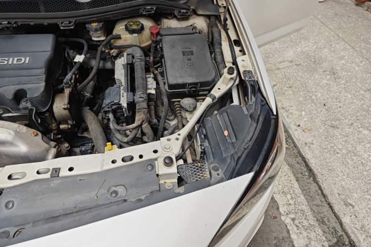 Used Buick Verano 2017 Sedan 15S Automatic Entry Model Engine Bay Left