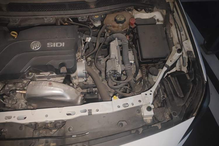 Used Buick Verano 2017 Sedan 15S Automatic Leading Model Engine Bay Left