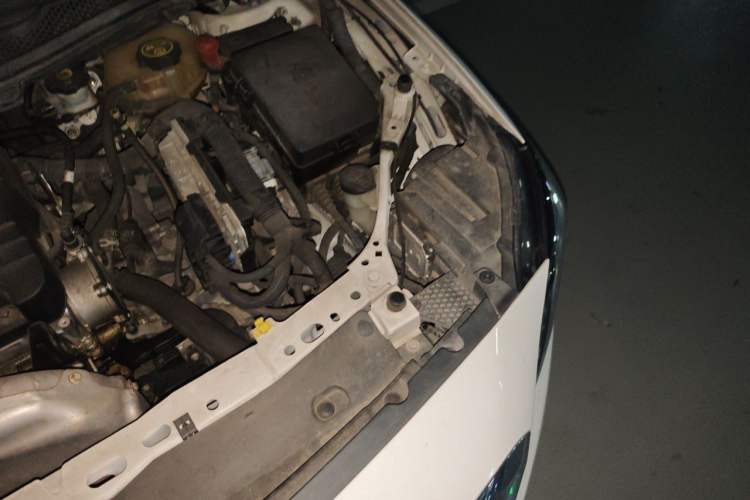 Used Buick Verano 2017 Sedan 15S Automatic Leading Model Engine Bay Left