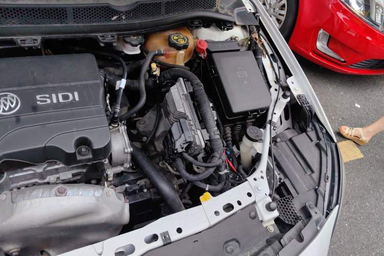 Used Buick Verano 2017 Sedan 15S Automatic Leading Model Engine Bay Left