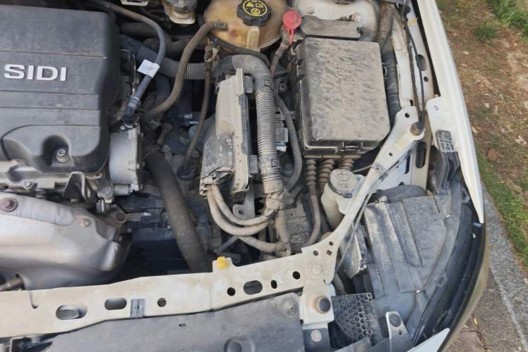 Used Buick Verano 2017 Sedan 15S Automatic Leading Model Engine Bay Left