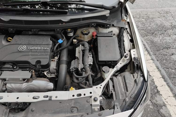 Used Buick Verano 2017 Sedan 20T Dual-Clutch Leading Model Engine Bay Left