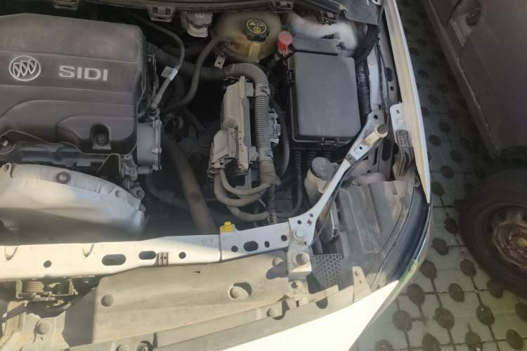 Used Buick Verano 2017 Sedan 15S Manual Leading Model Engine Bay Left