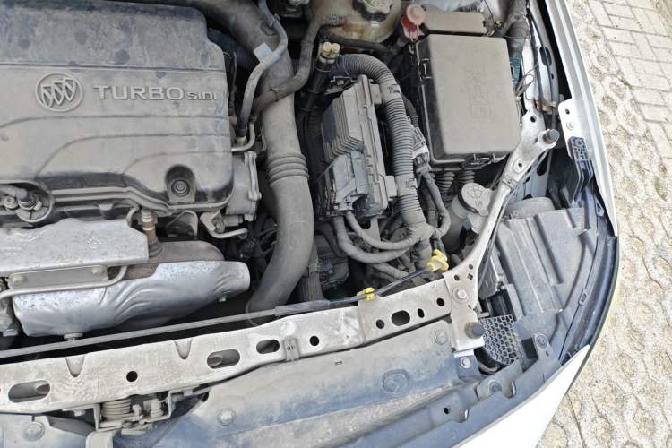 Used Buick Verano 2017 Sedan 20T Dual-Clutch Elite Model Engine Bay Left