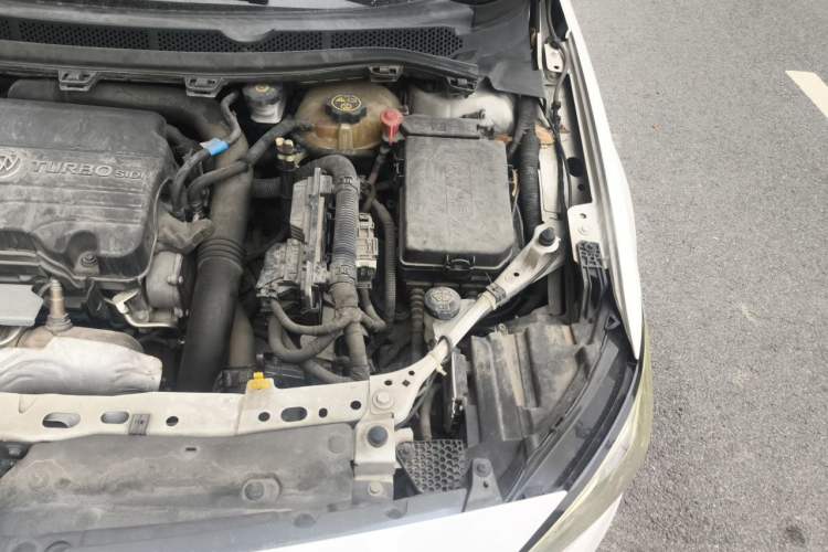 Used Buick Verano 2017 Sedan 20T Dual-Clutch Elite Model Engine Bay Left