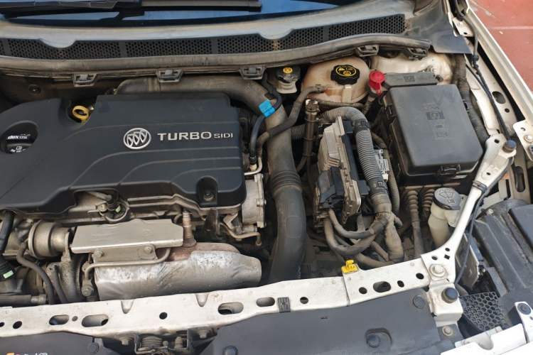 Used Buick Verano 2017 Sedan 20T Dual-Clutch Leading Model Engine Bay Left
