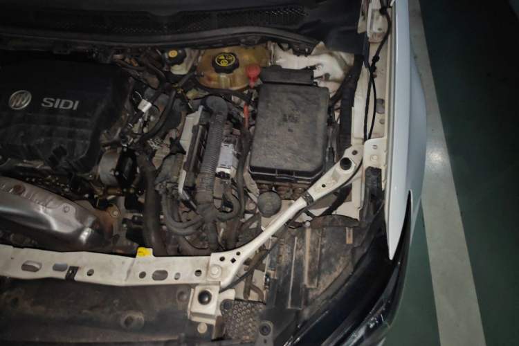Used Buick Verano 2017 Sedan 15S Automatic Leading Model Engine Bay Left