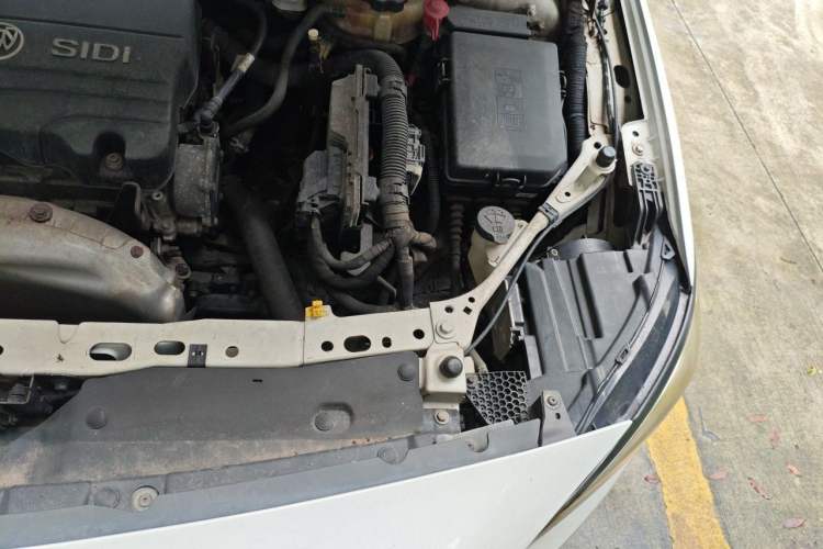 Used Buick Verano 2017 Sedan 15S Automatic Leading Model Engine Bay Left