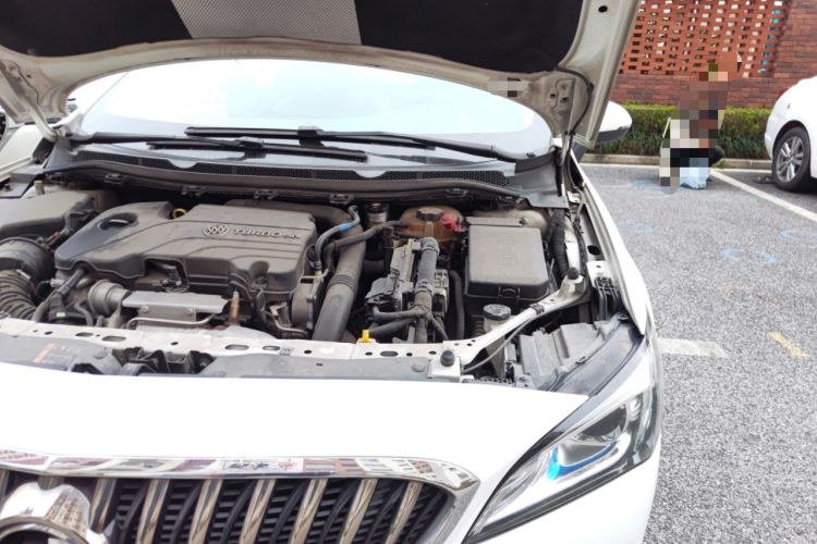 Used Buick Verano 2017 Sedan 20T Dual-Clutch Leading Model Engine Bay Left