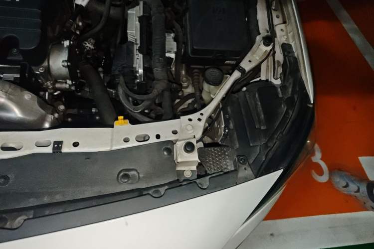 Used Buick Verano 2017 Sedan 15S Automatic Leading Model Engine Bay Left