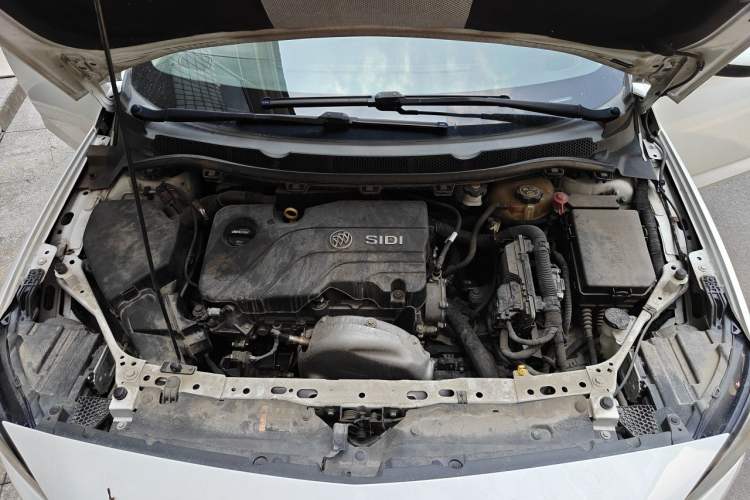 Used Buick Verano 2017 Sedan 15S Automatic Leading Model Engine Bay