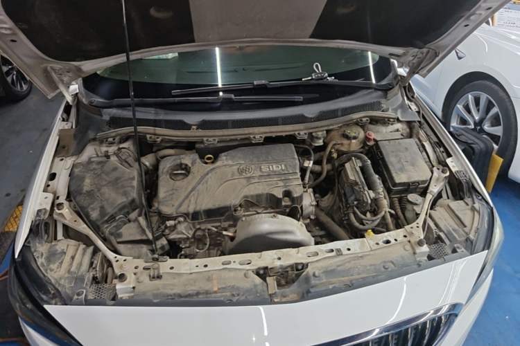 Used Buick Verano 2017 Sedan 15S Automatic Leading Model Engine Bay