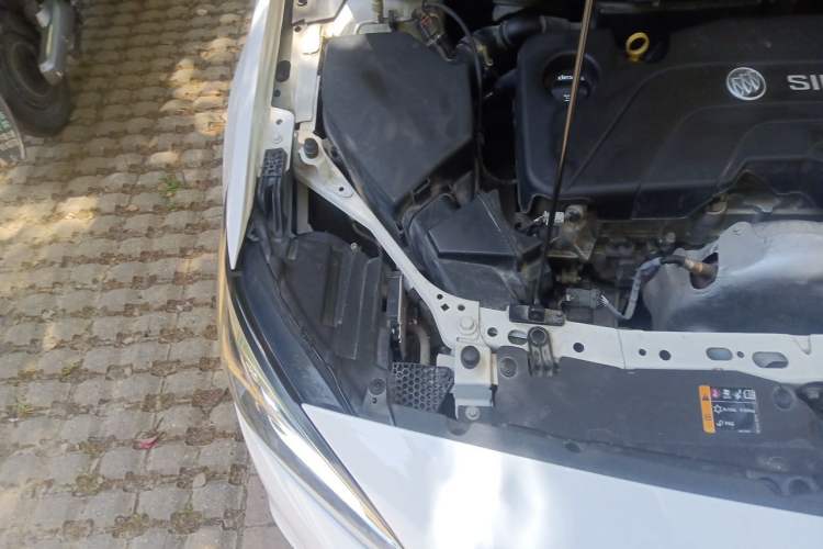 Used Buick Verano 2017 Sedan 15S Automatic Leading Model Engine Bay Right