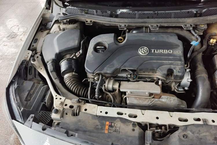 Used Buick Verano 2017 Sedan 20T Dual-Clutch Leading Model Engine Bay Right