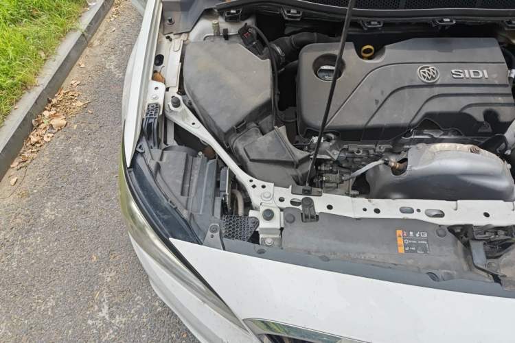 Used Buick Verano 2017 Sedan 15S Automatic Leading Model Engine Bay Right