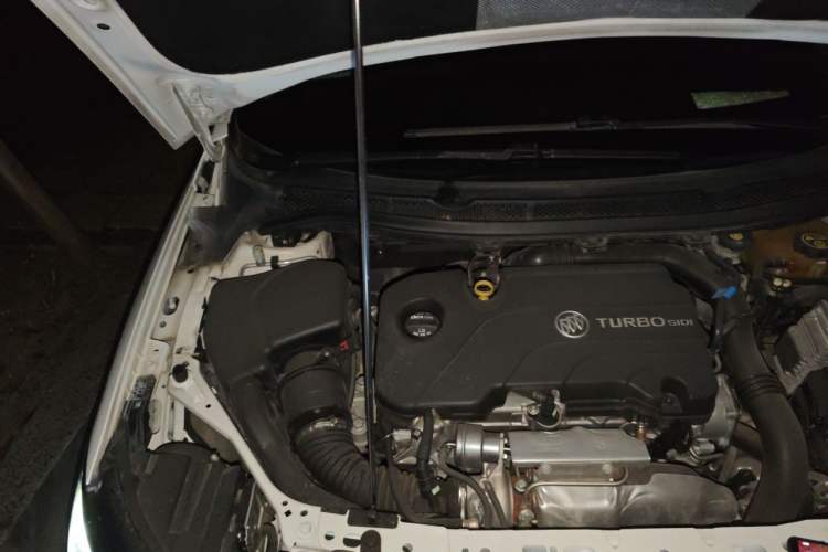 Used Buick Verano 2017 Sedan 20T Dual-Clutch Leading Model Engine Bay Right