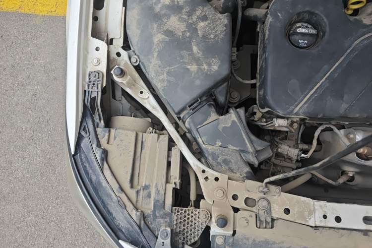 Used Buick Verano 2017 Sedan 15S Manual Entry-Level Model Engine Bay Right