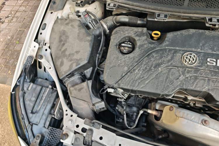 Used Buick Verano 2017 Sedan 15S Automatic Leading Model Engine Bay Right