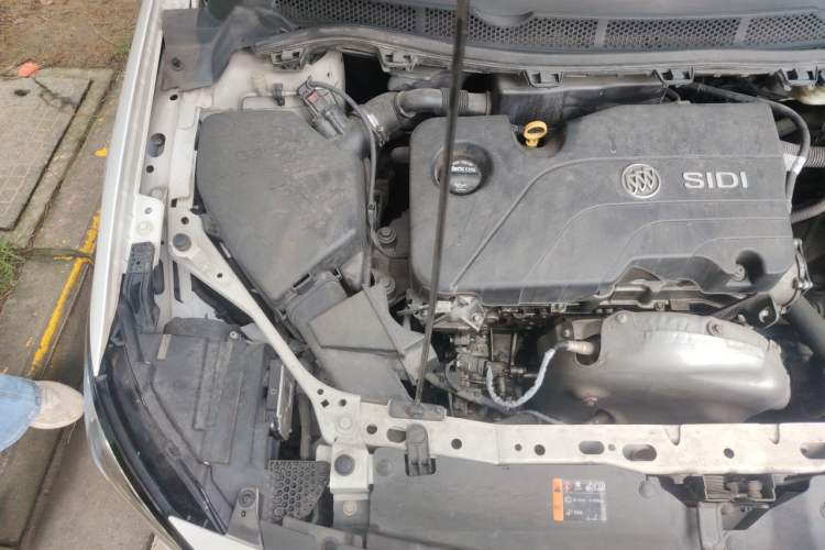 Used Buick Verano 2017 Sedan 15S Automatic Leading Model Engine Bay Right