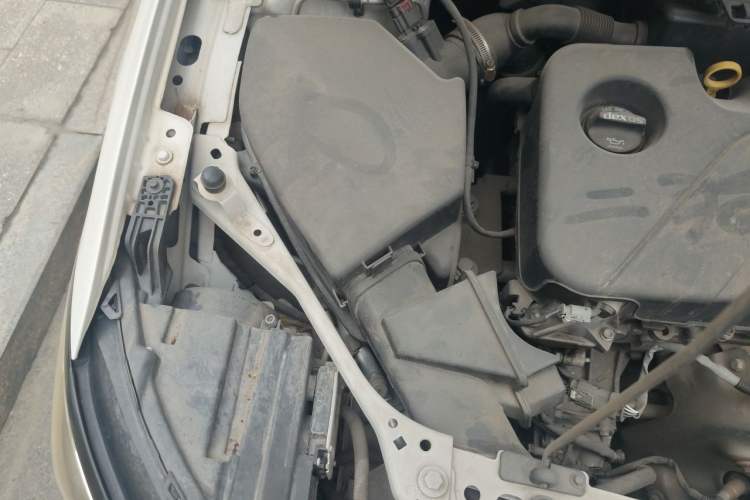 Used Buick Verano 2017 Sedan 15S Automatic Leading Model Engine Bay Right